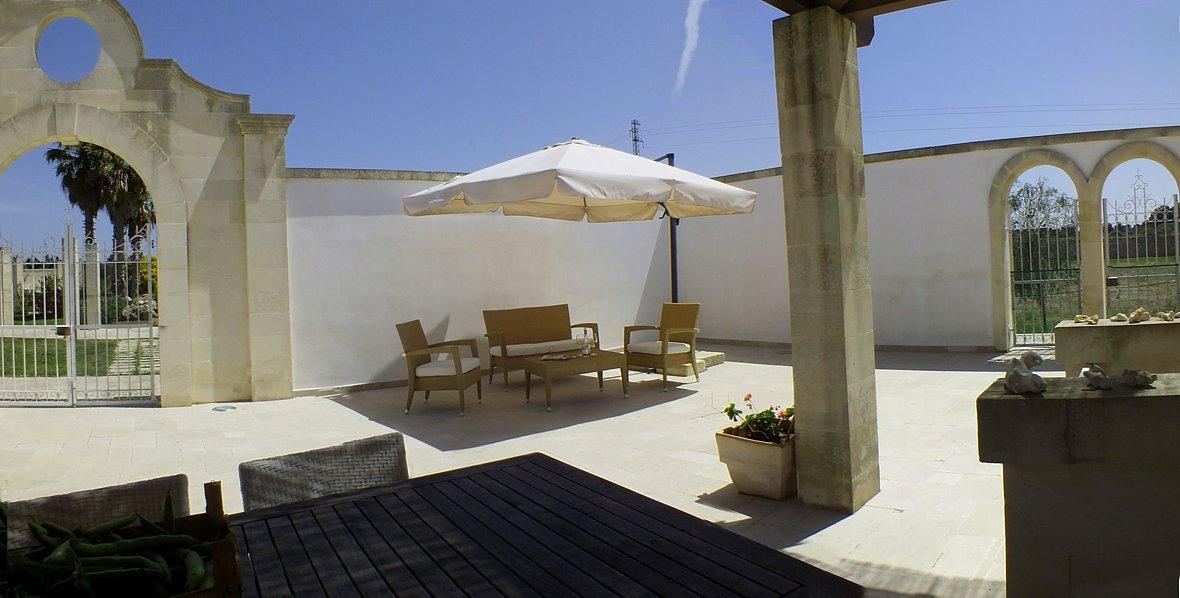 Units A-B - Private furnished courtyard